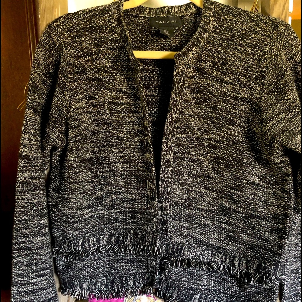EUC Tahari light weight jacket, feels like a sweater. Black and white